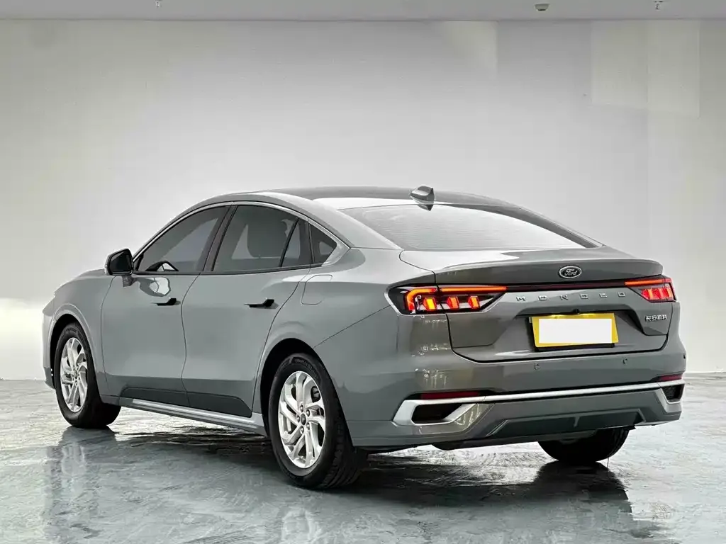 Ford Mondeo — фото 8