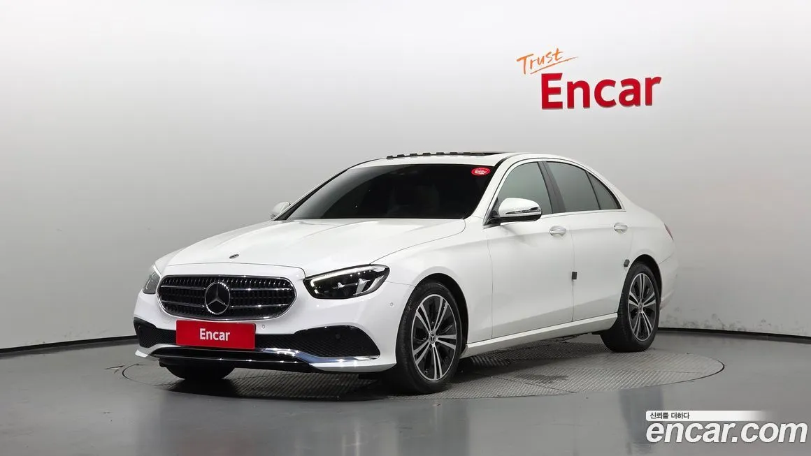 Mercedes-Benz E-Class — фото 1