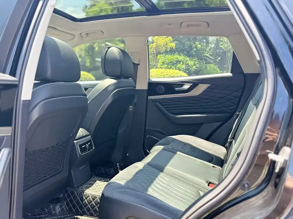 Hongqi HS5 2023 из CN, фото 9