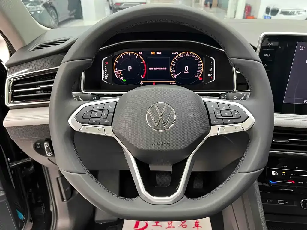 Volkswagen Tiguan L — фото 4