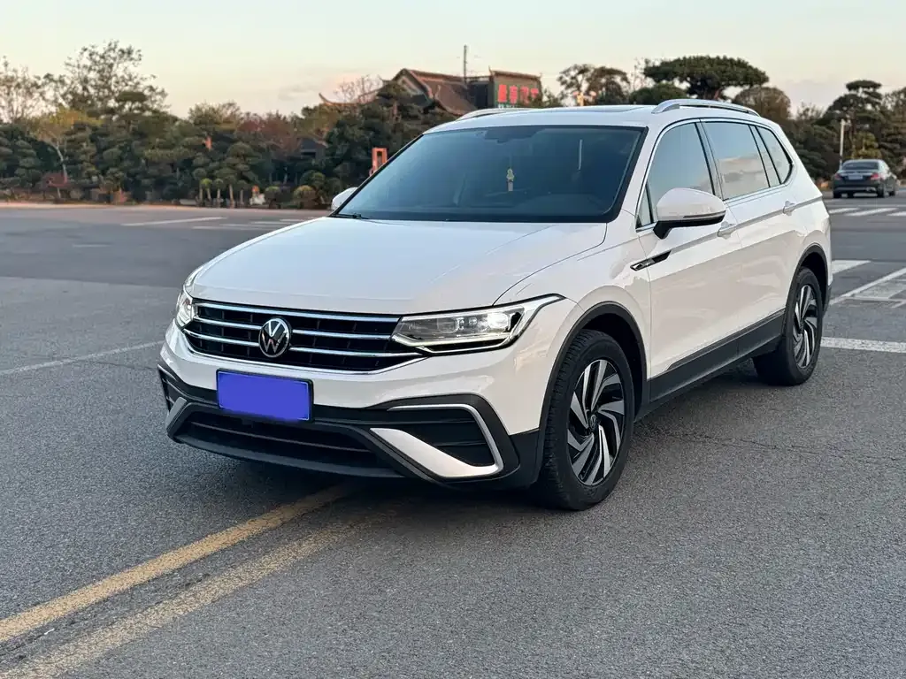Volkswagen Tiguan L 2023 из CN, фото 1