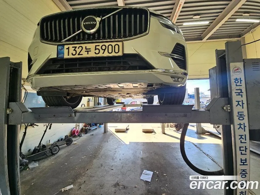 Volvo XC60 2022 из KR, фото 2
