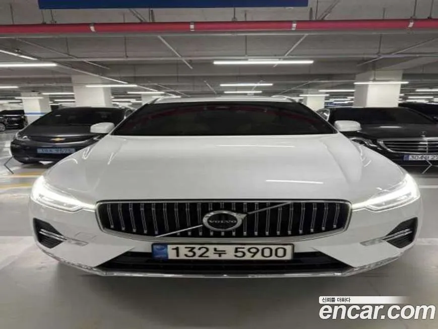 Volvo XC60 2022 из KR, фото 1