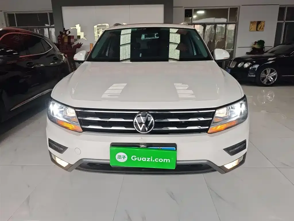 Volkswagen Tiguan L — фото 3
