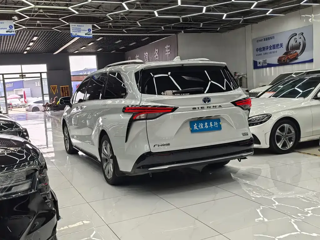 Toyota Sienna 2023 из CN, фото 5
