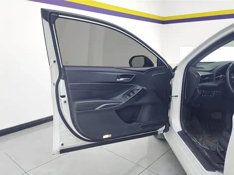 Toyota Avalon 2023 из CN, фото 7