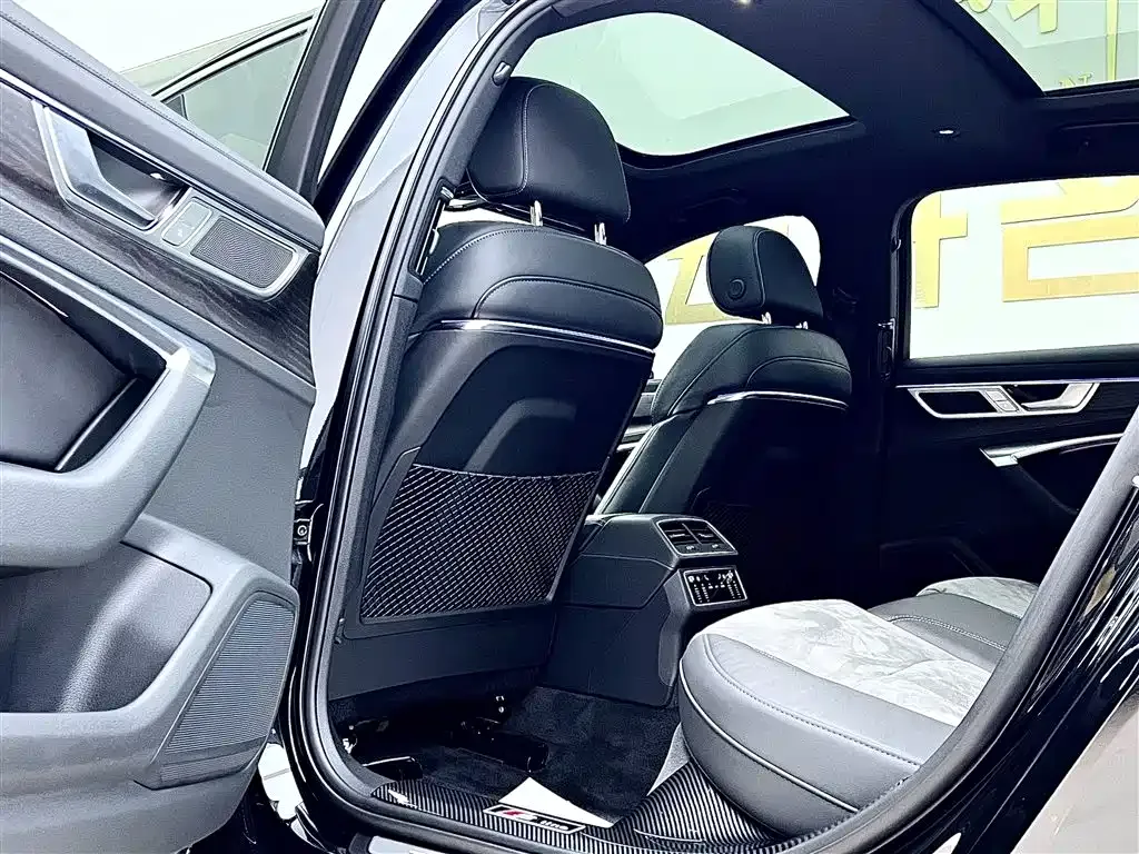 Audi A6L 2024 из CN, фото 10