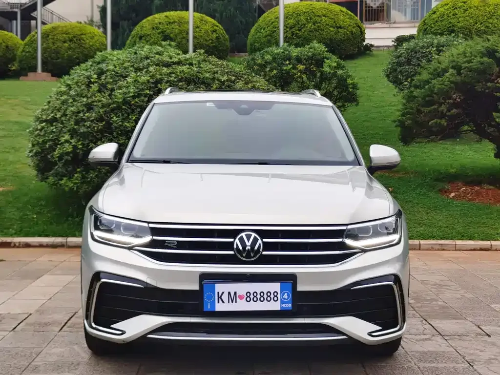 Volkswagen Tiguan L — фото 2