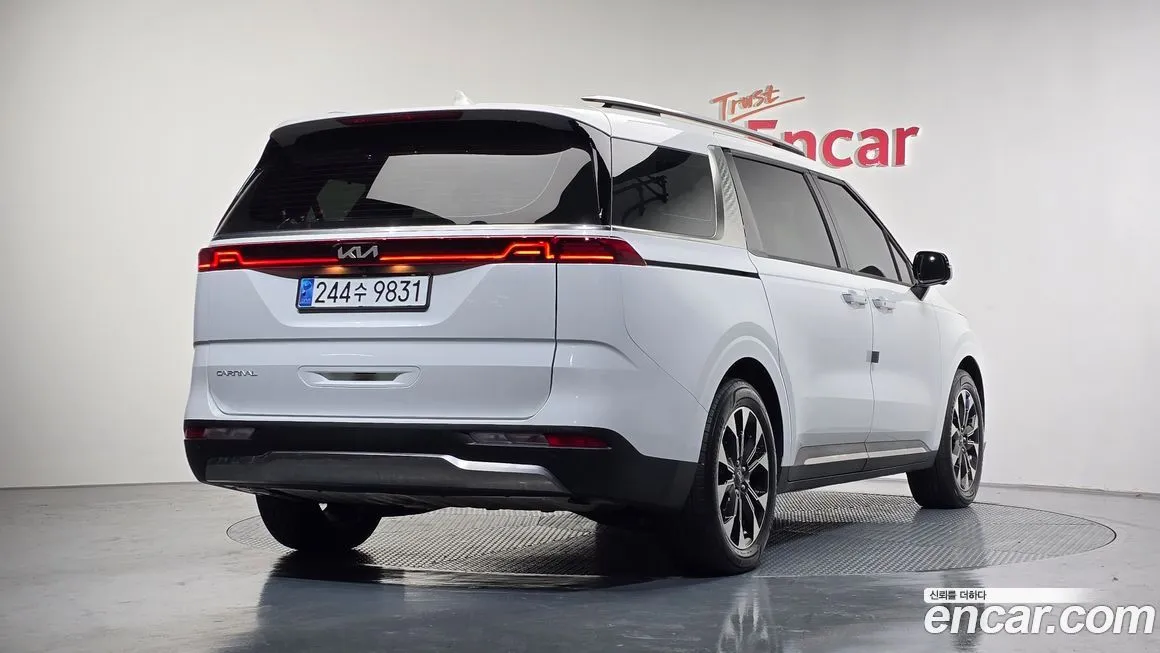 Kia Carnival 2023 из KR, фото 2