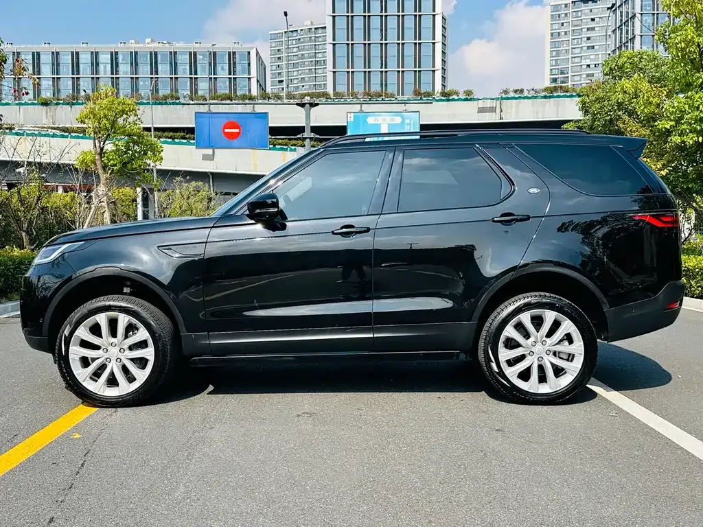 Land Rover Discovery 2024 из CN, фото 3