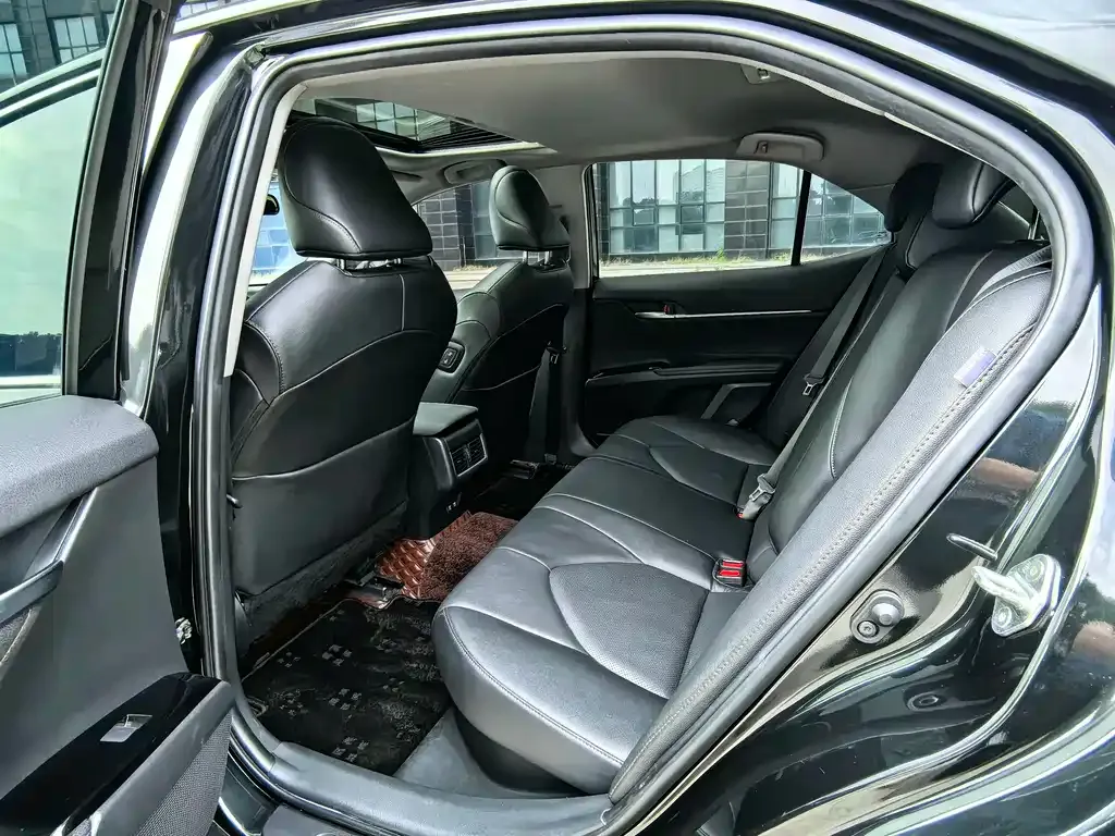 Toyota Camry 2023 из CN, фото 4