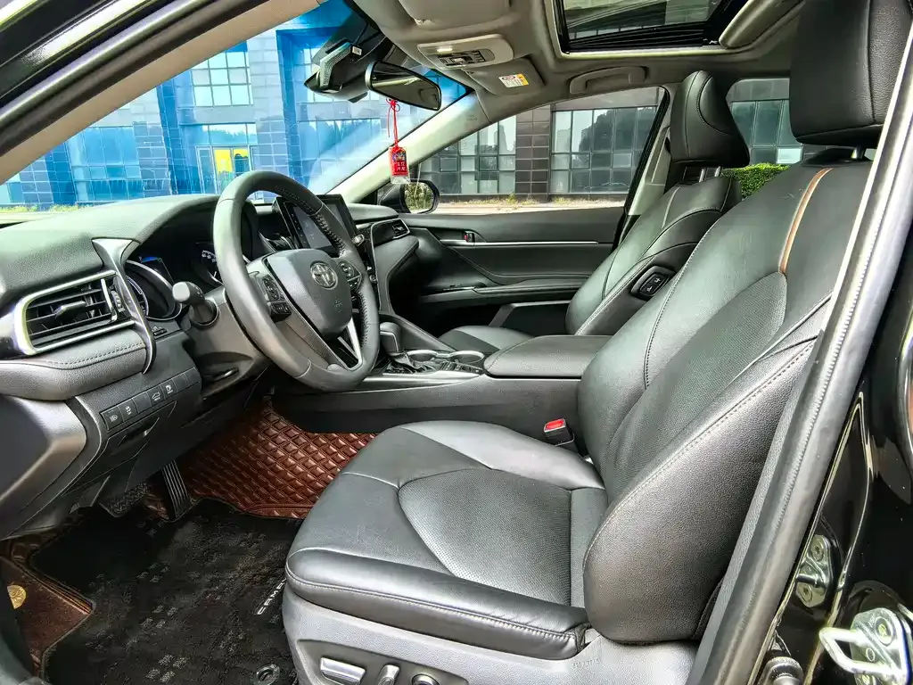Toyota Camry 2023 из CN, фото 5