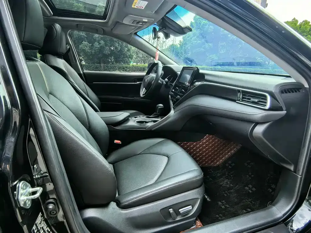 Toyota Camry 2023 из CN, фото 7