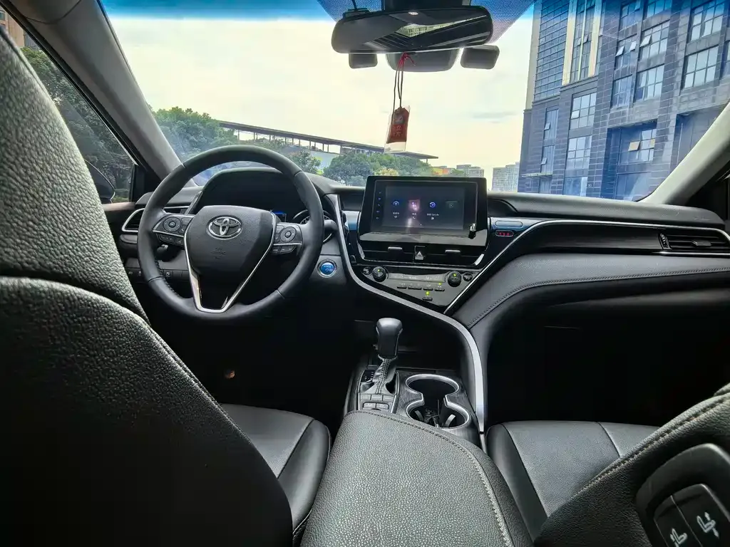 Toyota Camry 2023 из CN, фото 8