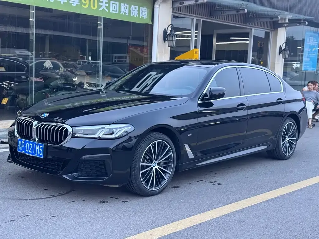 BMW 5 Series 2023 из CN, фото 1
