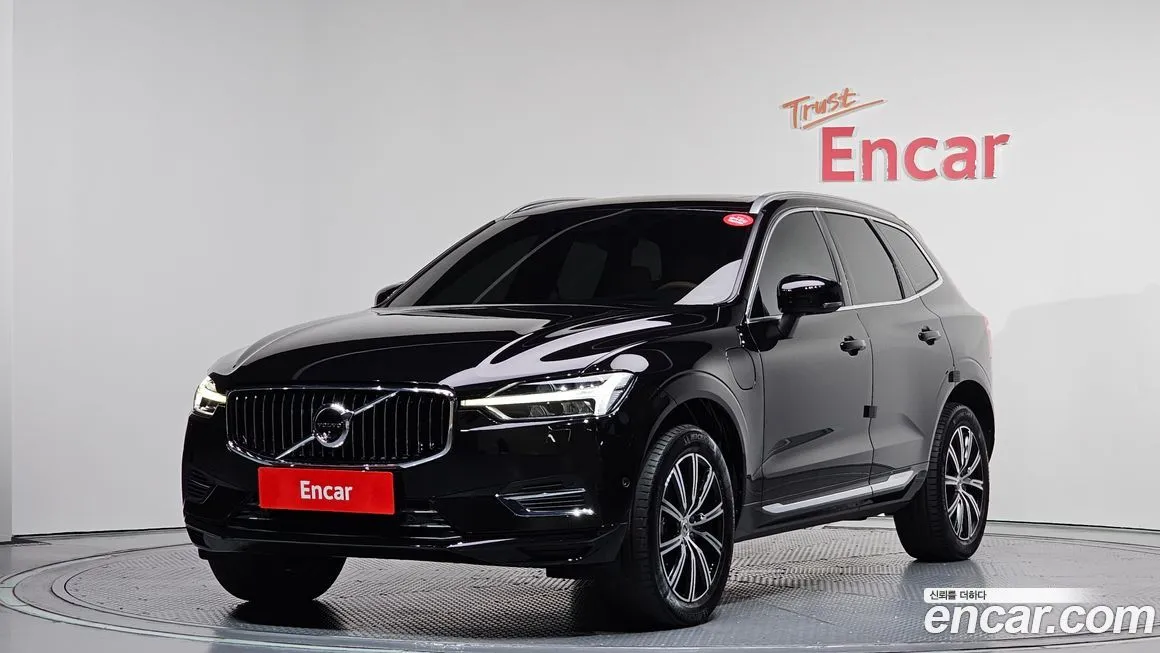 Volvo XC60 — фото 1