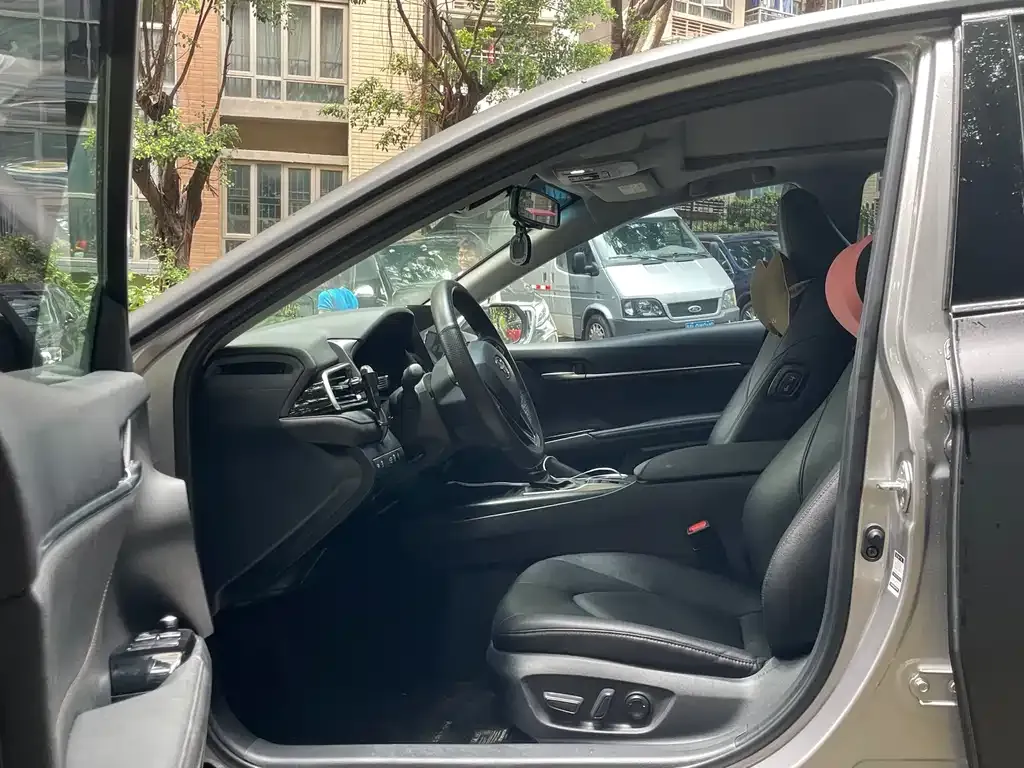 Toyota Camry 2022 из CN, фото 4