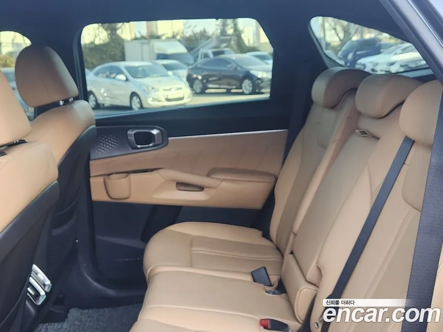 Kia Sorento — фото 8