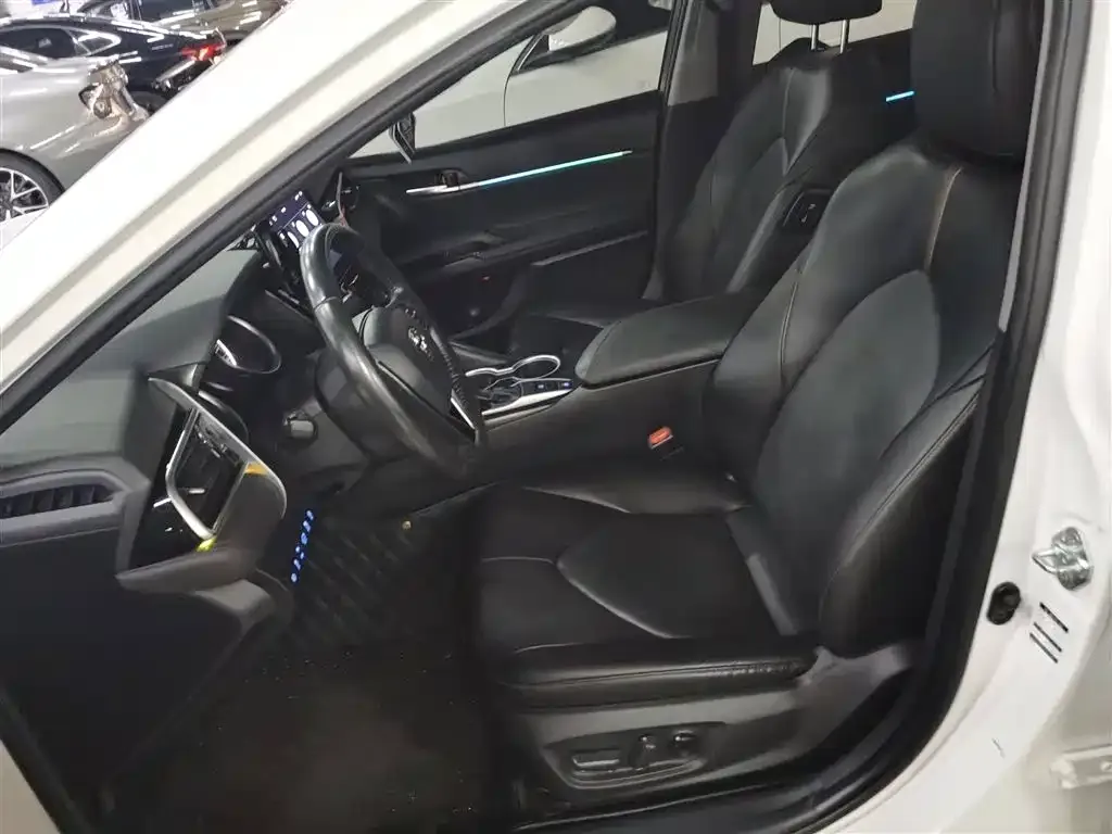 Toyota Camry 2023 из CN, фото 7
