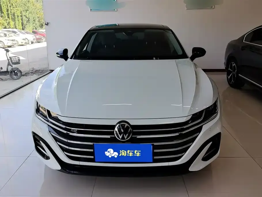 Volkswagen CC 2023 из CN, фото 2
