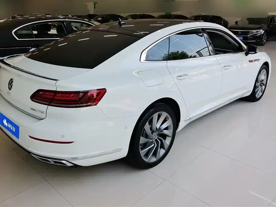 Volkswagen CC 2023 из CN, фото 3
