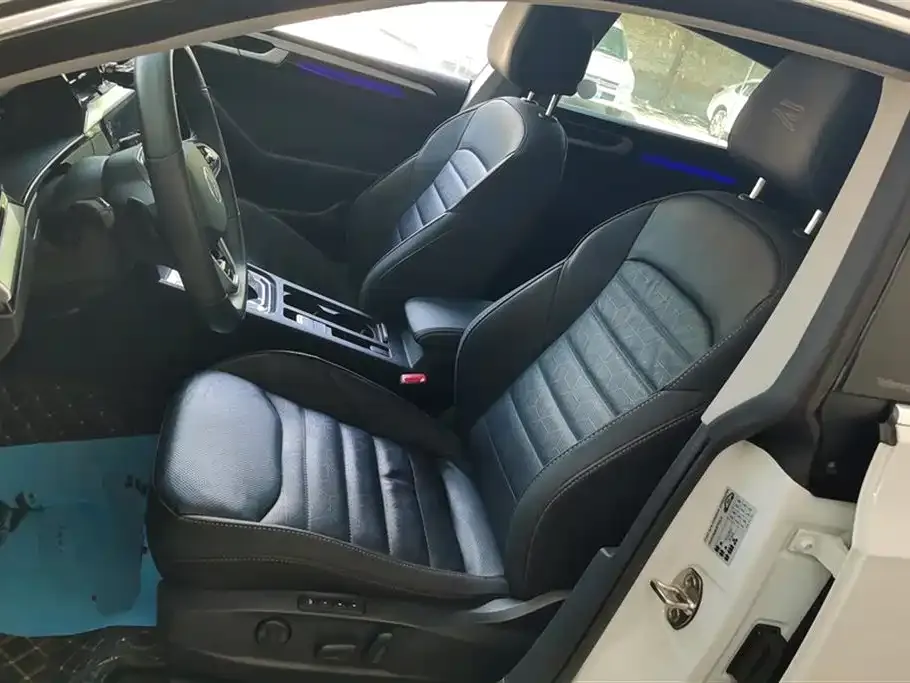Volkswagen CC 2023 из CN, фото 9