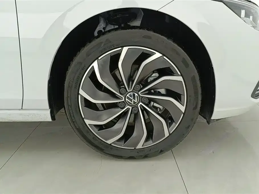 Volkswagen Golf 2023 из CN, фото 6