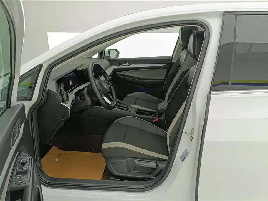 Volkswagen Golf 2023 из CN, фото 9