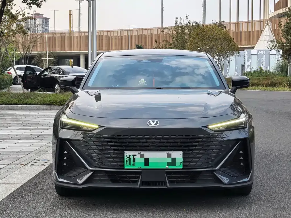 Changan UNI-V iDD 2023 из CN, фото 2