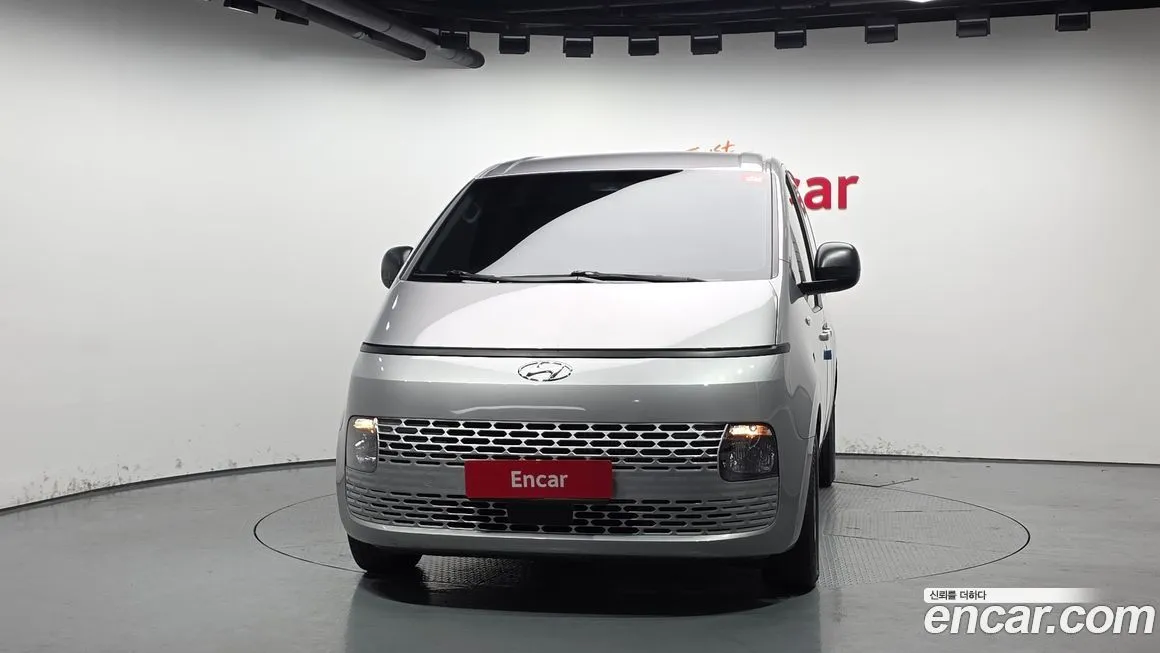 Hyundai Staria 2023 из KR, фото 3