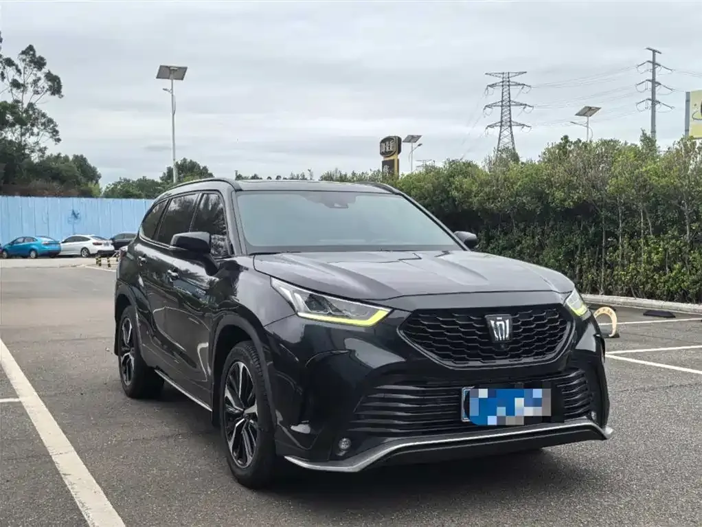 Toyota Crown Kluger 2022 из CN, фото 3