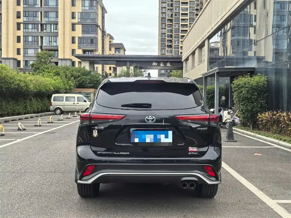 Toyota Crown Kluger 2022 из CN, фото 8