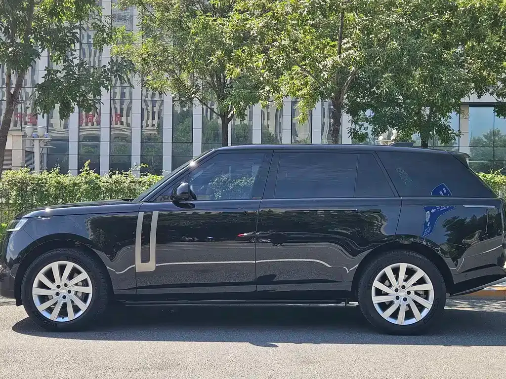 Land Rover Range Rover 2024 из CN, фото 2
