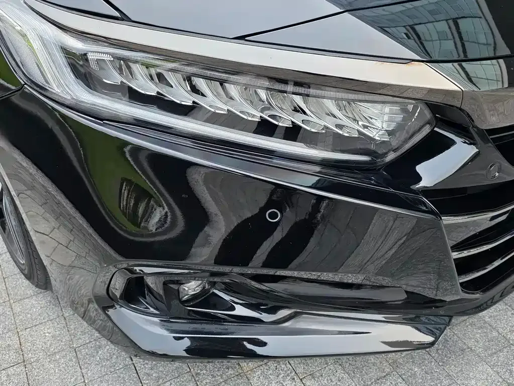 Honda Accord — фото 10
