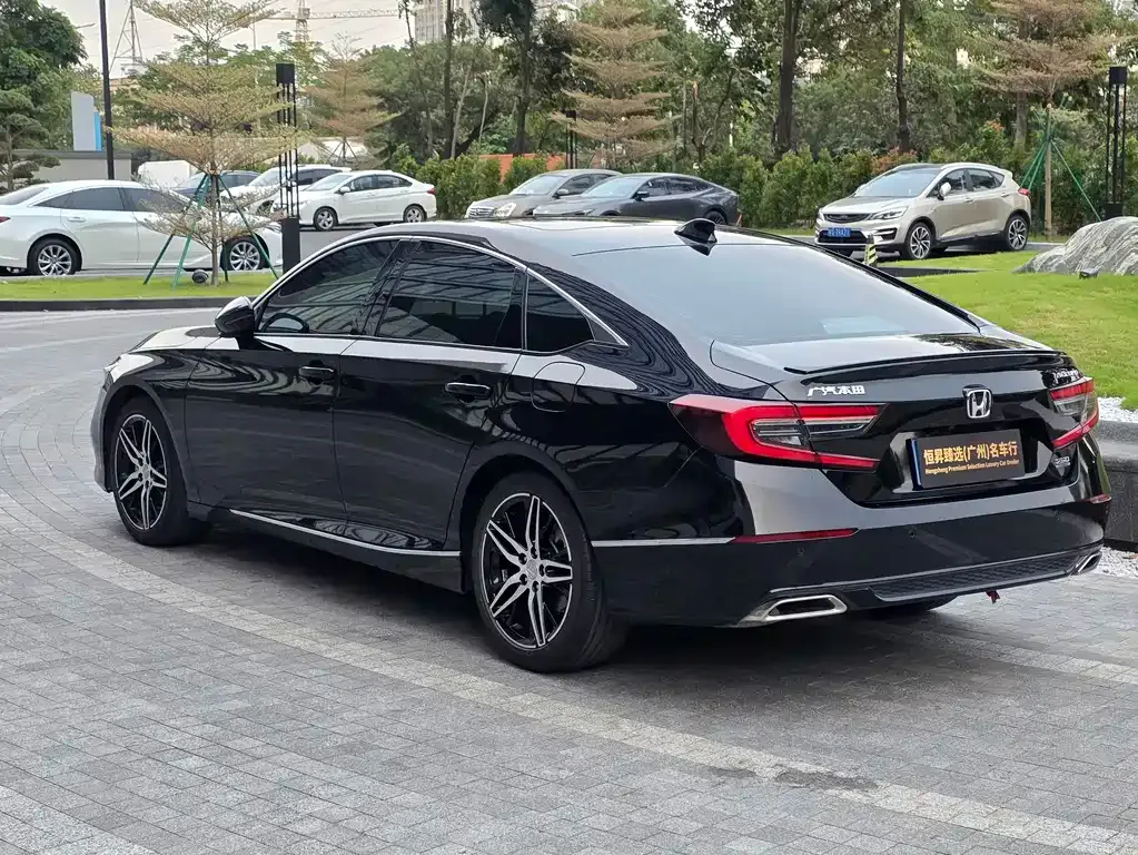 Honda Accord — фото 6