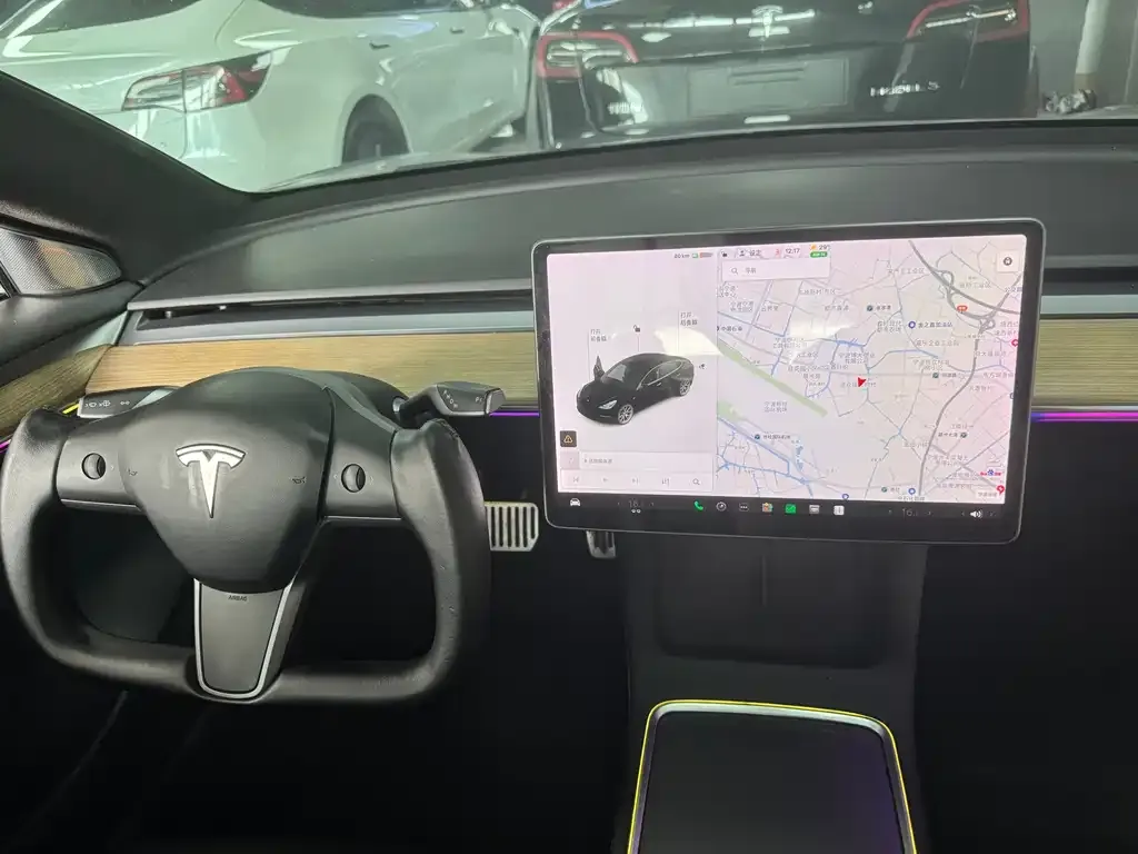 Tesla Model 3 — фото 4