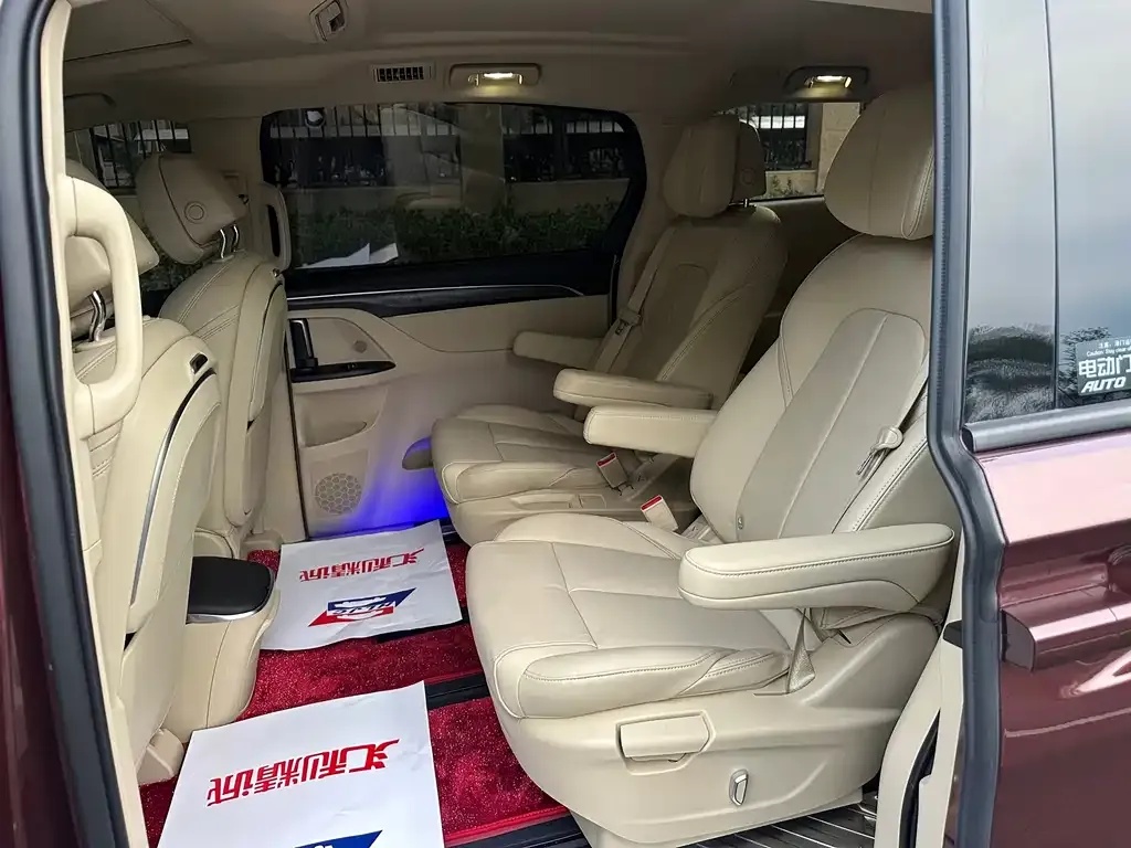 Buick GL8 2022 из CN, фото 9