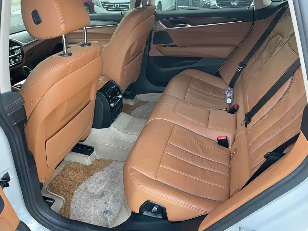 BMW 6 Series GT 2022 из CN, фото 6