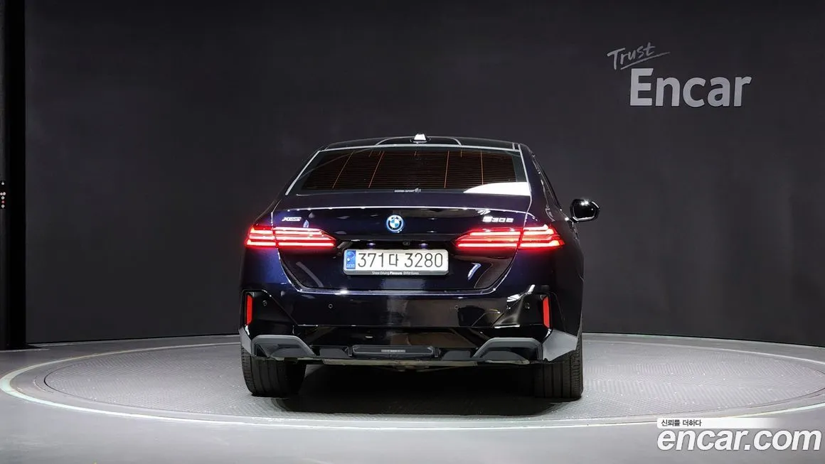 BMW 5-Series 2025 из KR, фото 4