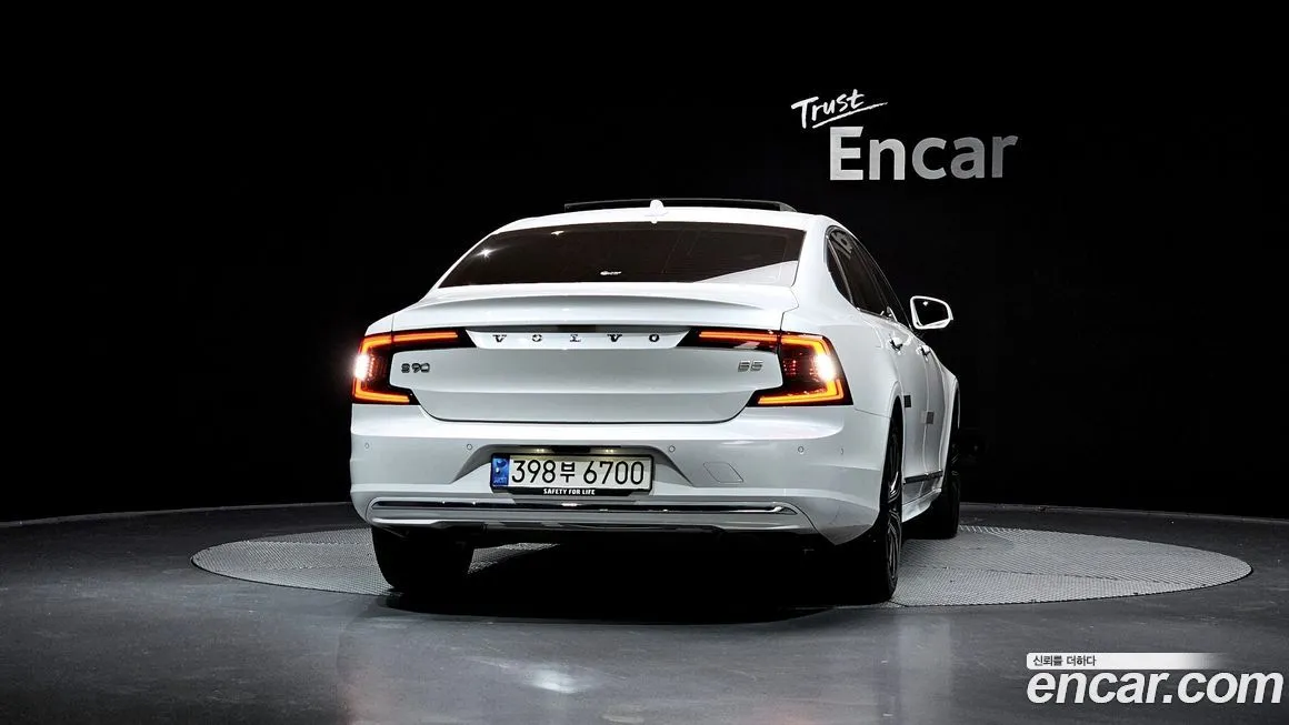 Volvo S90 2023 из KR, фото 4