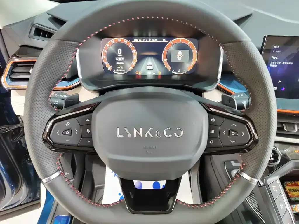 Lynk & Co 06 2022 из CN, фото 10
