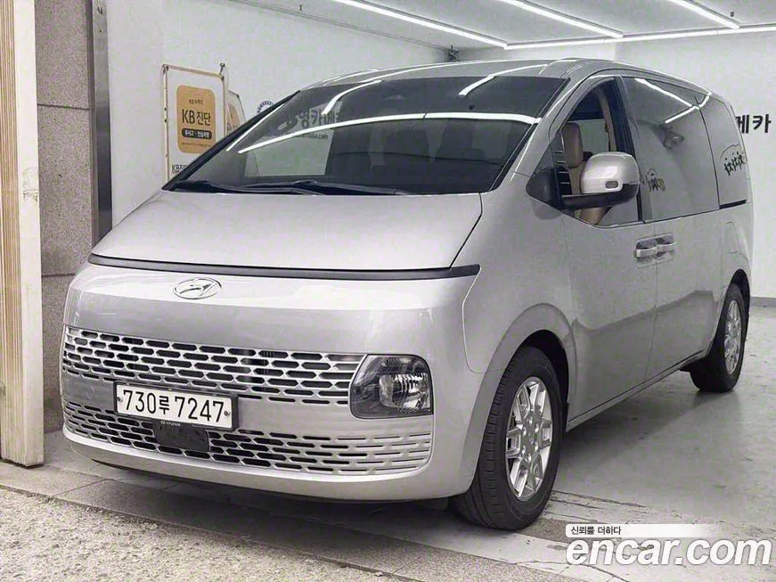 Hyundai Staria — фото 1