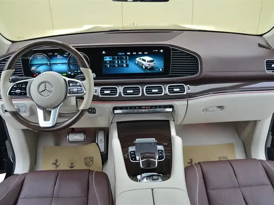 Mercedes-Benz GLS — фото 6