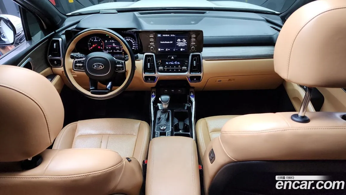 Kia Sorento — фото 7