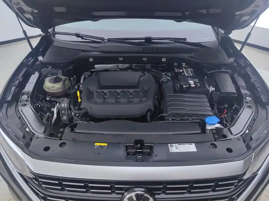 Volkswagen Passat 2023 из CN, фото 10