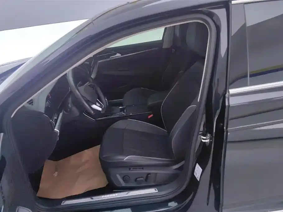 Volkswagen Passat 2023 из CN, фото 9