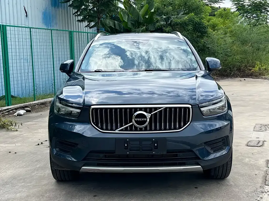 Volvo XC40 — фото 2