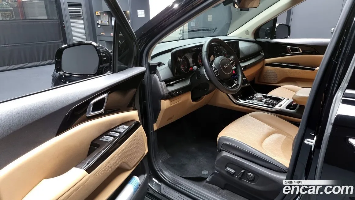 Kia Carnival — фото 10