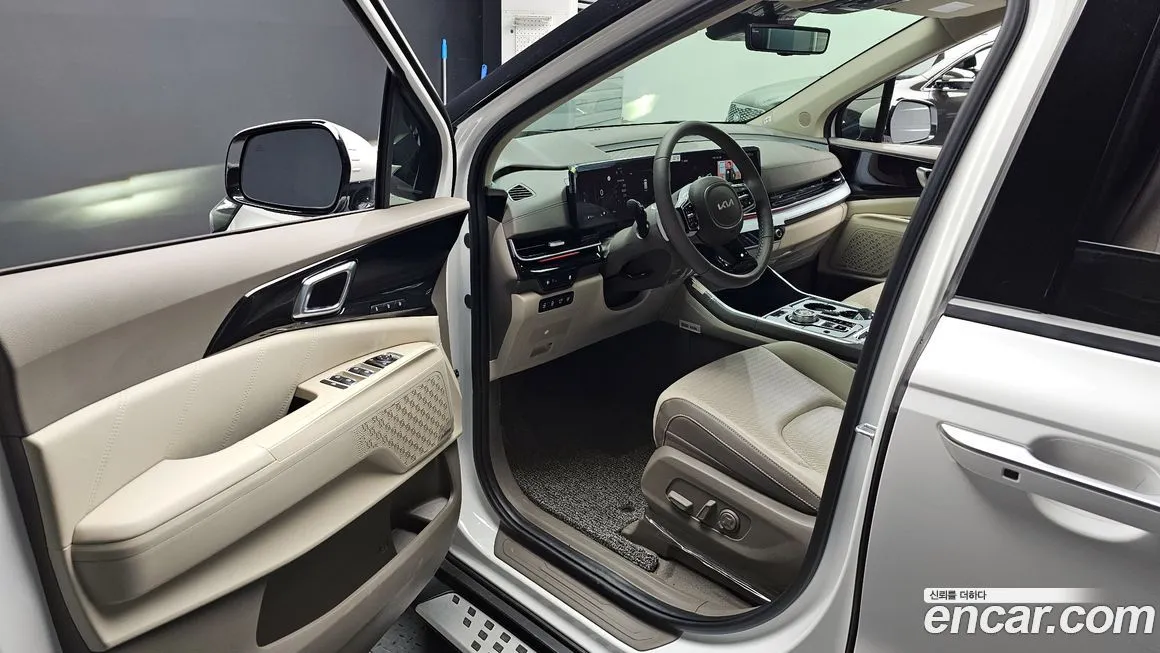 Kia Carnival — фото 10