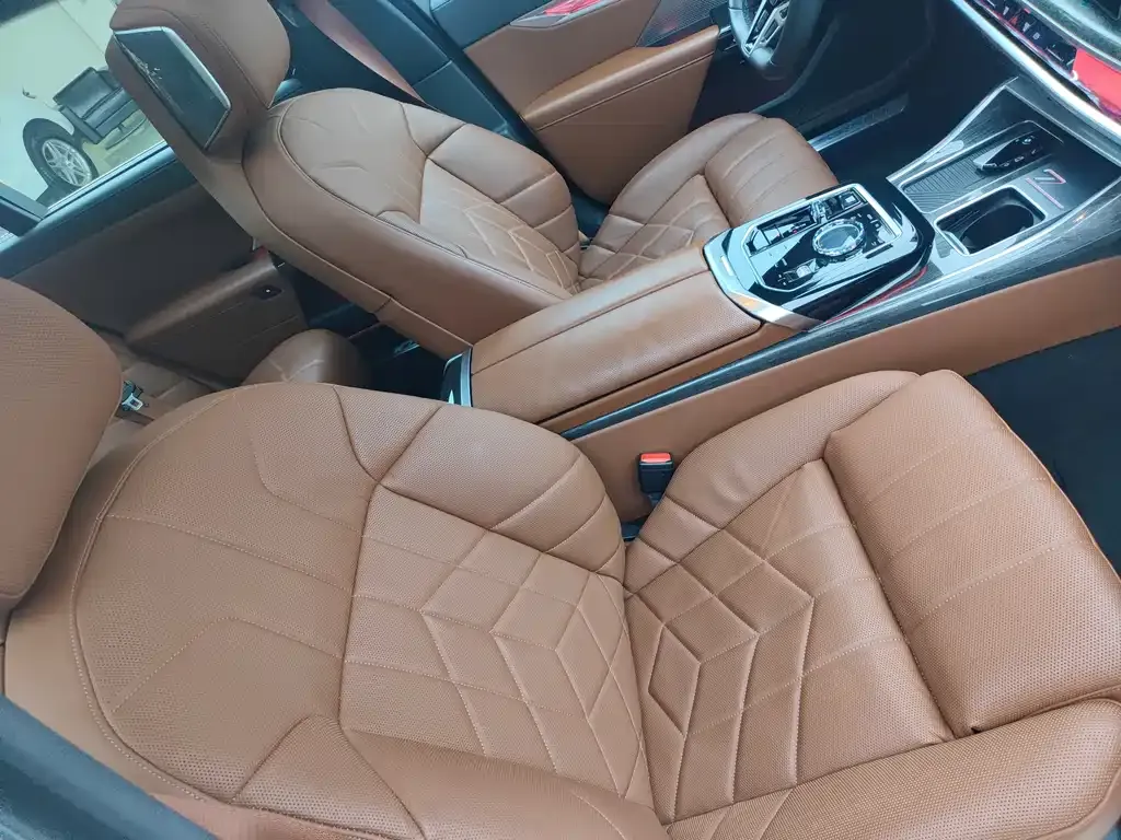 BMW 7 Series 2024 из CN, фото 10